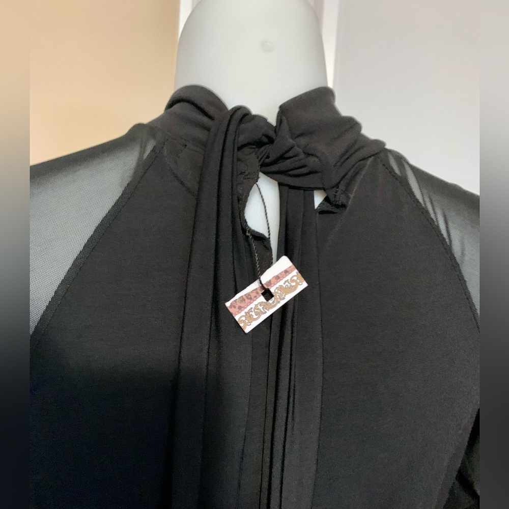 NWT BOOHOO HALTER STYLE BODYSUIT TOP. SHEER LONG SLEEVE. KEY HOLE FRONT. - Picture 6 of 11